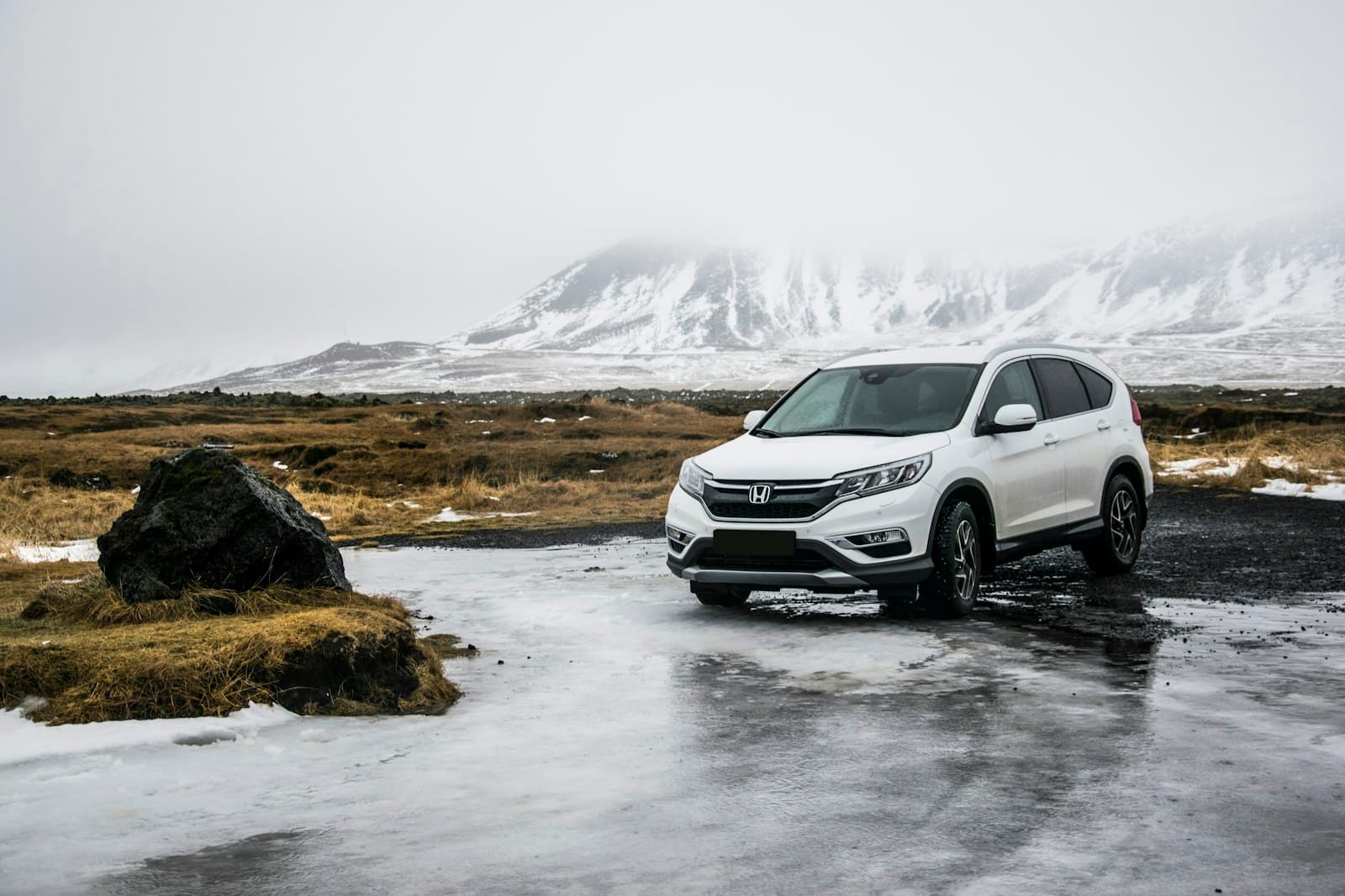 2022 Hyundai Tucson Smart — front three-quarter view